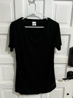 Hello Mello Black V-Neck Short Sleeve Tee - Women's